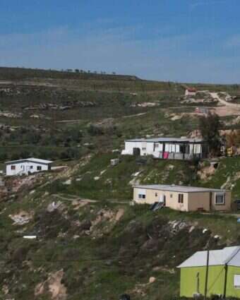 חוות גלעד | מרים צחי חוות גלעד | מרים צחי