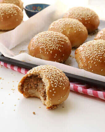 לחמניות ממולאות בשר. | אפרת ליכטנשטט לחמניות ממולאות בשר. | אפרת ליכטנשטט