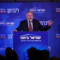 יו"ר ישראל ביתנו במטה המפלגה. | אורן בן חקון יו"ר ישראל ביתנו במטה המפלגה. | אורן בן חקון
