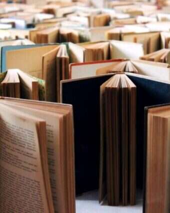 ספרים. | שאטרסטוק ספרים. | שאטרסטוק