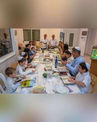 הכנות לליל הסדר, מושב ישרש, 2021. | יוסי אלוני, פלאש 90 הכנות לליל הסדר, מושב ישרש, 2021. | יוסי אלוני, פלאש 90