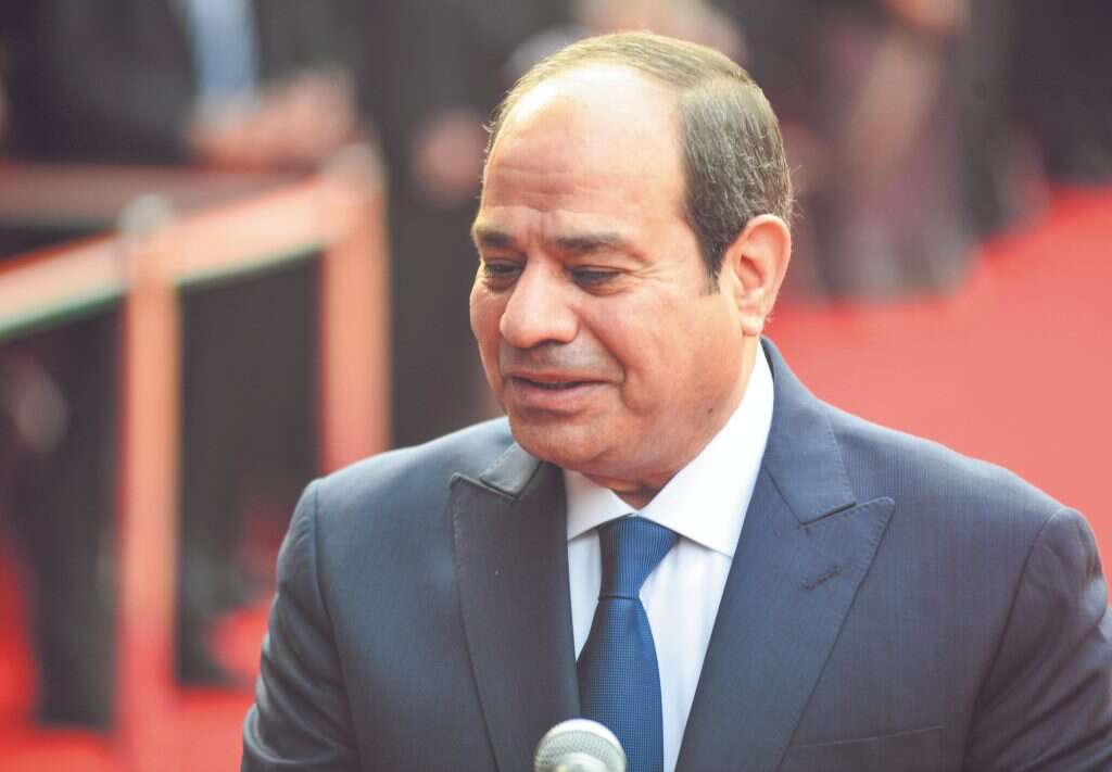 המטבע התרסק, הכלכלה התרסקה. הוא שולט בעזרת חוקים נוקשים". א־סיסי. | גטי אימג'ס המטבע התרסק, הכלכלה התרסקה. הוא שולט בעזרת חוקים נוקשים". א־סיסי. | גטי אימג'ס