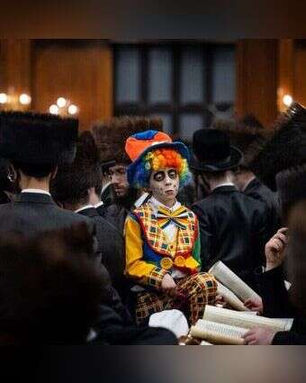 קריאת מגילה בחג פורים. | יונתן זינדל - פלאש 90 קריאת מגילה בחג פורים. | יונתן זינדל - פלאש 90