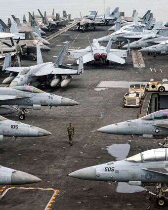 נושאת המטוסים האמריקנית "אברהם לינקולן" | איי.אף.פי נושאת המטוסים האמריקנית "אברהם לינקולן" | איי.אף.פי