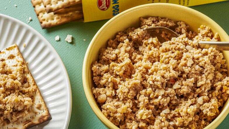 חרוסת תפוחים ואגוזים | ריי לופז עבור הוושינגטון פוסט חרוסת תפוחים ואגוזים | ריי לופז עבור הוושינגטון פוסט