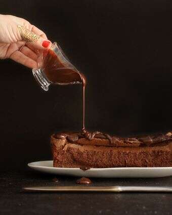 עוגת שוקולד שקדים וקפה מושחתת עם גנאש שוקולד | אפרת ליכטנשטט עוגת שוקולד שקדים וקפה מושחתת עם גנאש שוקולד | אפרת ליכטנשטט