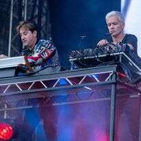 עוד חוזר הסימפול דף הבית | Raph_PH, מתוך ויקיפדיה עוד חוזר הסימפול דף הבית | Raph_PH, מתוך ויקיפדיה