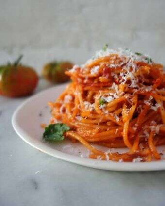 פסטה שרופה (Spaghetti All'Assassina): המתכון המקורי לספגטי חריף וקריספי במחבת | אוריה גבע פסטה שרופה (Spaghetti All'Assassina): המתכון המקורי לספגטי חריף וקריספי במחבת | אוריה גבע