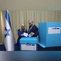 נתניהו ורעייתו שרה מצביעים בקלפי בירושלים, בפריימריז הליכוד האחרון | דוברות הליכוד נתניהו ורעייתו שרה מצביעים בקלפי בירושלים, בפריימריז הליכוד האחרון | דוברות הליכוד