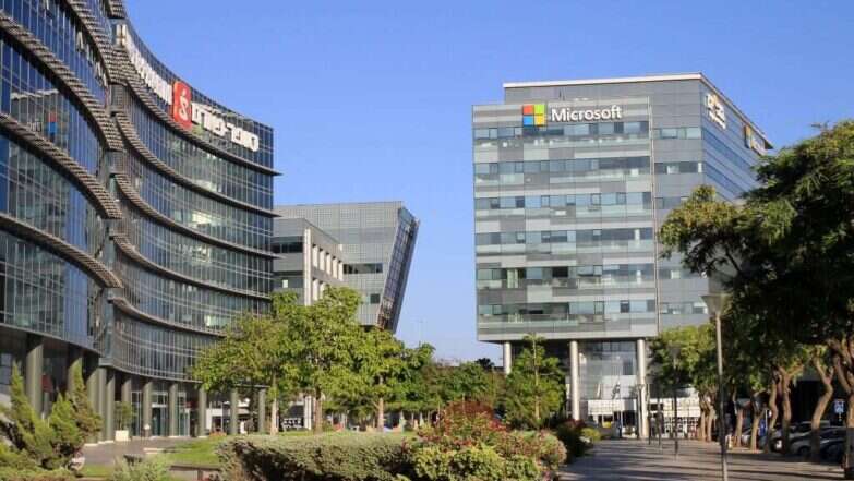 בניין מיקרוסופט בהרצליה. | שאטרסטוק בניין מיקרוסופט בהרצליה. | שאטרסטוק