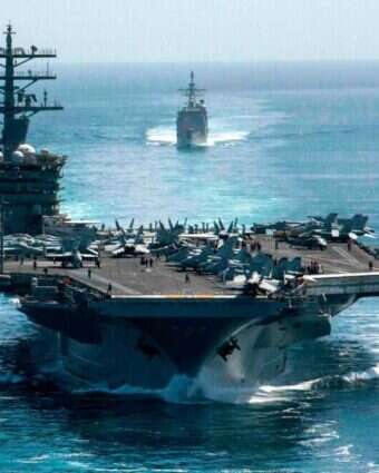 נושאת מטוסים אמריקנית במצרי הורמוז, ארכיון | AFP נושאת מטוסים אמריקנית במצרי הורמוז, ארכיון | AFP