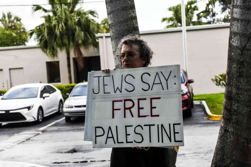 ההתנגדות לישראל היא הערך היהודי היחיד. הפגנה פרו־פלסטינית IfNotNow של ו"קול יהודי לשלום"
בבוסטון, השנה. | גטי אימג'ס ההתנגדות לישראל היא הערך היהודי היחיד. הפגנה פרו־פלסטינית IfNotNow של ו"קול יהודי לשלום"
בבוסטון, השנה. | גטי אימג'ס