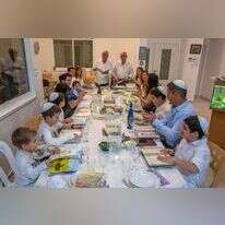 הכנות לליל הסדר, מושב ישרש, 2021. | יוסי אלוני, פלאש 90 הכנות לליל הסדר, מושב ישרש, 2021. | יוסי אלוני, פלאש 90