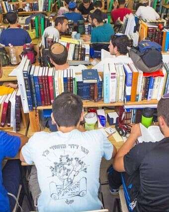 תלמידים במכינת עלי. | יהושע יוסף תלמידים במכינת עלי. | יהושע יוסף