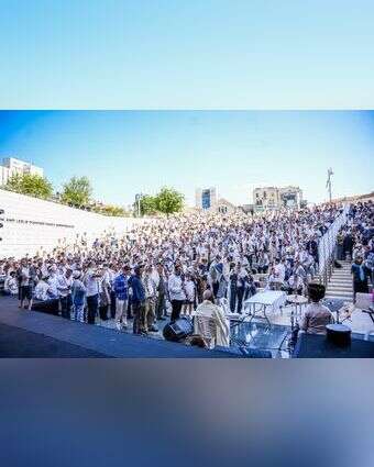 תפילת יום העצמאות ברחבת מוזיאון הסובלנות בירושלים | יצחק שוקרון תפילת יום העצמאות ברחבת מוזיאון הסובלנות בירושלים | יצחק שוקרון