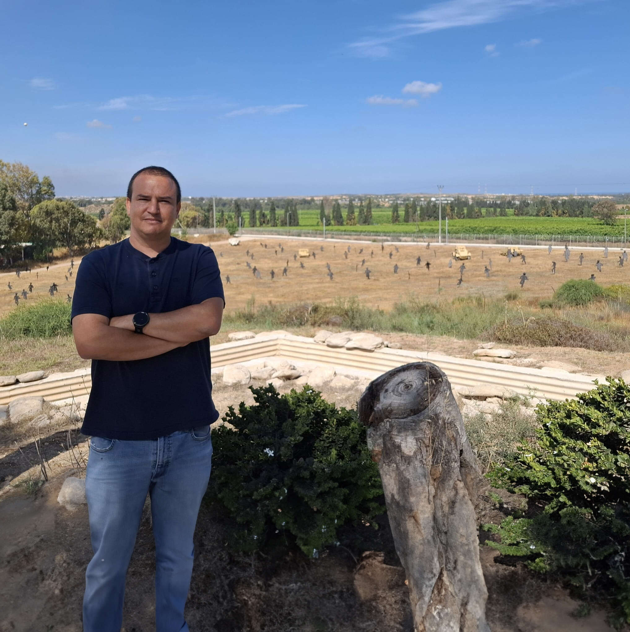פרי על רקע "גבעת הקרב" ביד־מרדכי, השבוע | ללא פרי על רקע "גבעת הקרב" ביד־מרדכי, השבוע | ללא