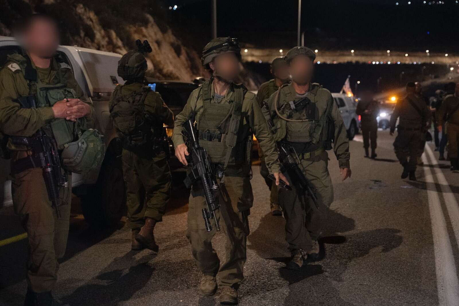 כוחות צה"ל בזירת הפיגוע בצומת ברוכין | דובר צה"ל כוחות צה"ל בזירת הפיגוע בצומת ברוכין | דובר צה"ל