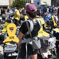 פעולת אמהות ועגלות בכיכר החטופים | ליאור רוטשטיין פעולת אמהות ועגלות בכיכר החטופים | ליאור רוטשטיין