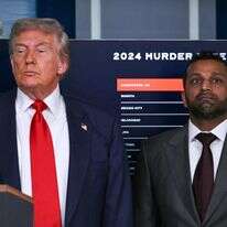 נשיא ארה"ב דונלד טראמפ וראש ה-FBI קאש פאטל, ארכיון | AFP נשיא ארה"ב דונלד טראמפ וראש ה-FBI קאש פאטל, ארכיון | AFP