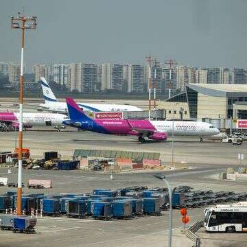 מטוסים של חברת WIZZ AIR בנתב"ג | יוסי אלוני - פלאש 90 מטוסים של חברת WIZZ AIR בנתב"ג | יוסי אלוני - פלאש 90