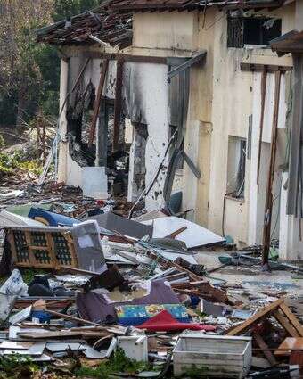 הריסות בקיבוץ בארי | אריק סולטן הריסות בקיבוץ בארי | אריק סולטן