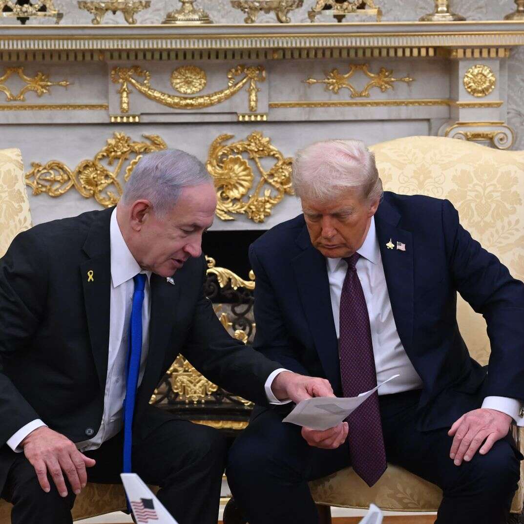 ראש הממשלה בנימין נתניהו ונשיא ארה"ב דונלד טראמפ בפגישתם בבית הלבן | אבי אוחיון/ לע״מ ראש הממשלה בנימין נתניהו ונשיא ארה"ב דונלד טראמפ בפגישתם בבית הלבן | אבי אוחיון/ לע״מ