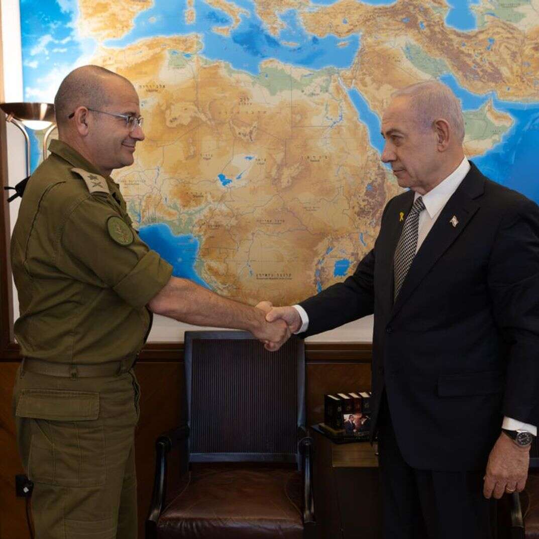 רה"מ נתניהו ומזכירו הצבאי, אלוף רומן גופמן | דוברות ראש הממשלה רה"מ נתניהו ומזכירו הצבאי, אלוף רומן גופמן | דוברות ראש הממשלה