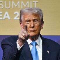 נשיא ארה"ב דונלד טראמפ נואם במהלך פסגת המנכ"לים של שיתוף הפעולה הכלכלי של אסיה-פסיפיק | אנתוני וואלאס / AFP נשיא ארה"ב דונלד טראמפ נואם במהלך פסגת המנכ"לים של שיתוף הפעולה הכלכלי של אסיה-פסיפיק | אנתוני וואלאס / AFP