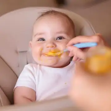 תינוק אוכל | שאטרסטוק תינוק אוכל | שאטרסטוק