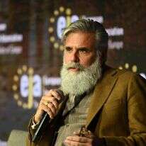 "אני מנסה להבין מה מביא אדם לשנוא, ואיך יכול להיות שהדעות הקדומות האלה נשארו פעילות לאורך ההיסטוריה". מטסון | יואב דודקביץ' "אני מנסה להבין מה מביא אדם לשנוא, ואיך יכול להיות שהדעות הקדומות האלה נשארו פעילות לאורך ההיסטוריה". מטסון | יואב דודקביץ'