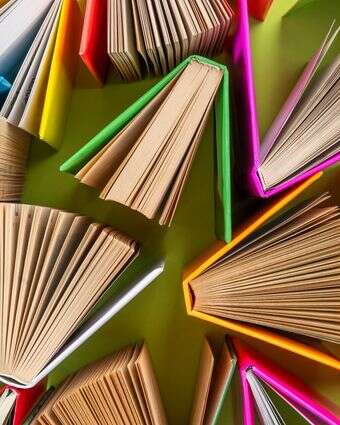 ספרים אילוסטרציה | שאטרסטוק ספרים אילוסטרציה | שאטרסטוק