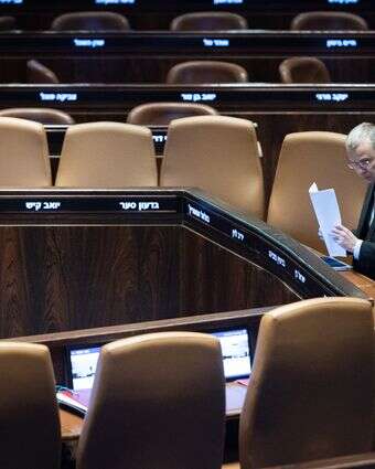 שר המשפטים יריב לוין במליאת הכנסת | יונתן זינדל, פלאש 90 שר המשפטים יריב לוין במליאת הכנסת | יונתן זינדל, פלאש 90