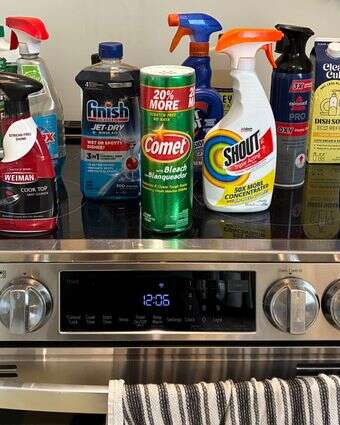 חומרי ניקוי ביתיים מסחריים מכילים לעיתים קרובות תערובות חזקות של כימיקלים | מייקל ג'יי קורן/הוושינגטון פוסט חומרי ניקוי ביתיים מסחריים מכילים לעיתים קרובות תערובות חזקות של כימיקלים | מייקל ג'יי קורן/הוושינגטון פוסט