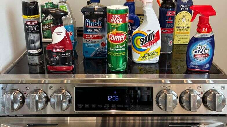 חומרי ניקוי ביתיים מסחריים מכילים לעיתים קרובות תערובות חזקות של כימיקלים | מייקל ג'יי קורן/הוושינגטון פוסט חומרי ניקוי ביתיים מסחריים מכילים לעיתים קרובות תערובות חזקות של כימיקלים | מייקל ג'יי קורן/הוושינגטון פוסט