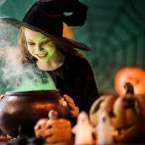 מכשפה | שאטרסטוק מכשפה | שאטרסטוק