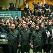 חברי הפרלמנט האיראני עם מדי משמרות המהפכה | EPA חברי הפרלמנט האיראני עם מדי משמרות המהפכה | EPA