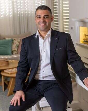 בין קודש לקול דף הבית | אריק סולטן בין קודש לקול דף הבית | אריק סולטן