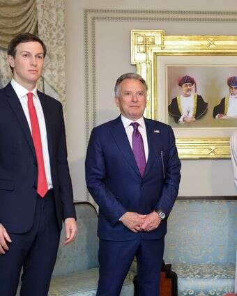 שליחיו של נשיא ארה"ב, ג'ארד קושנר וסטיב ויטקוף,
השבוע עם שגריר עומאן באו"ם מוחמד אל־חסאן, במסגרת השיחות העקיפות עם איראן | איי.אף.פי שליחיו של נשיא ארה"ב, ג'ארד קושנר וסטיב ויטקוף,
השבוע עם שגריר עומאן באו"ם מוחמד אל־חסאן, במסגרת השיחות העקיפות עם איראן | איי.אף.פי