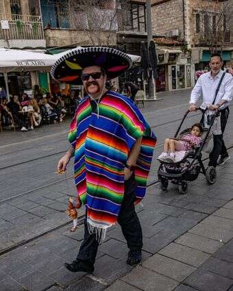 חגיגות פורים בירושלים | יונתן זינדל, פלאש 90 חגיגות פורים בירושלים | יונתן זינדל, פלאש 90