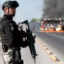 פעולות הטרור במקסיקו בעקבות חיסולו של "אל מנצ'ו" | Ulises Ruiz / AFP פעולות הטרור במקסיקו בעקבות חיסולו של "אל מנצ'ו" | Ulises Ruiz / AFP