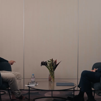 טאקר קרלסון (משמאל) בריאיון עם האקבי | צילום מסך מתוך ערוץ היוטיוב Carlson Tucker Netwo טאקר קרלסון (משמאל) בריאיון עם האקבי | צילום מסך מתוך ערוץ היוטיוב Carlson Tucker Netwo