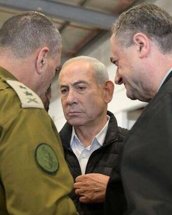 ראש הממשלה נתניהו, שר הביטחון ישראל כ"ץ והרמטכ"ל אייל זמיר בבסיס חיל האוויר בפלמחים | מעיין טואף/ לע״מ ראש הממשלה נתניהו, שר הביטחון ישראל כ"ץ והרמטכ"ל אייל זמיר בבסיס חיל האוויר בפלמחים | מעיין טואף/ לע״מ