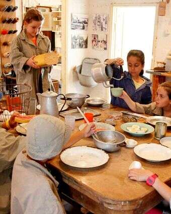 ילדי יד מרדכי חוקרים כיצד נראו החיים בשנים הראשונות להקמת מדינת ישראל וחווים חיים בעידן אחר | אדי ישראל/Flash90 ילדי יד מרדכי חוקרים כיצד נראו החיים בשנים הראשונות להקמת מדינת ישראל וחווים חיים בעידן אחר | אדי ישראל/Flash90