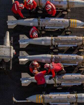 נושאת המטוסים לינקולן, השבוע | איי.אף.פי נושאת המטוסים לינקולן, השבוע | איי.אף.פי
