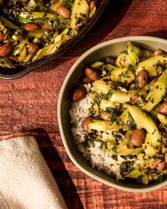 נזיד סלרי פרסי | מרווין ג'וזף; עיצוב אוכל מאת ליסה צ'רקסקי נזיד סלרי פרסי | מרווין ג'וזף; עיצוב אוכל מאת ליסה צ'רקסקי