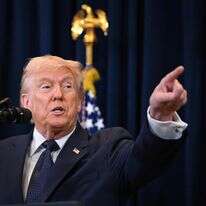 נשיא ארה"ב דונלד טראמפ נואם בפני כתבים במהלך מסיבת עיתונאים באולם טראמפ נשיונל דוראל מיאמי ב-9 במרץ 2026 בדוראל, פלורידה | רוברטו שמידט/Getty Images/AFP נשיא ארה"ב דונלד טראמפ נואם בפני כתבים במהלך מסיבת עיתונאים באולם טראמפ נשיונל דוראל מיאמי ב-9 במרץ 2026 בדוראל, פלורידה | רוברטו שמידט/Getty Images/AFP