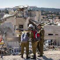 זירת נפילת הטיל בבית שמש, שגרם למותם של תשעה אזרחים | יונתן זינדל, פלאש 90 זירת נפילת הטיל בבית שמש, שגרם למותם של תשעה אזרחים | יונתן זינדל, פלאש 90