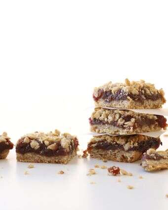 חותכים לקוביות ומחביאים במקרר: חיתוכיות תמרים ומייפל ממכרות | אפרת ליכטנשטט חותכים לקוביות ומחביאים במקרר: חיתוכיות תמרים ומייפל ממכרות | אפרת ליכטנשטט