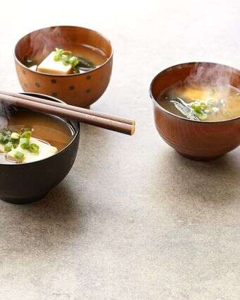 7 דקות לקערת מרק יפני: כך מכינים בבית מרק מיסו מושלם | אפרת ליכטנשטט 7 דקות לקערת מרק יפני: כך מכינים בבית מרק מיסו מושלם | אפרת ליכטנשטט