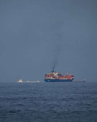 מכליות נפט וספינות משא עומדות בשורה במצרי הורמוז | AP/אלטף קאדרי מכליות נפט וספינות משא עומדות בשורה במצרי הורמוז | AP/אלטף קאדרי